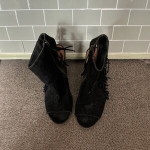 Chic Black Lace-Up Women's Boots